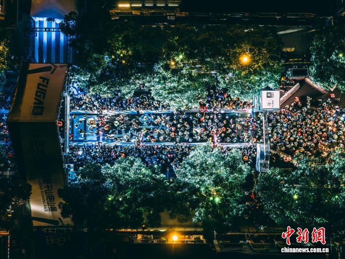 2025莫干山跑山赛103公里组别开跑 万名跑者共绘山