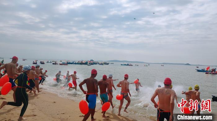 厦金海峡横渡重启两岸港澳近200名选手角逐
