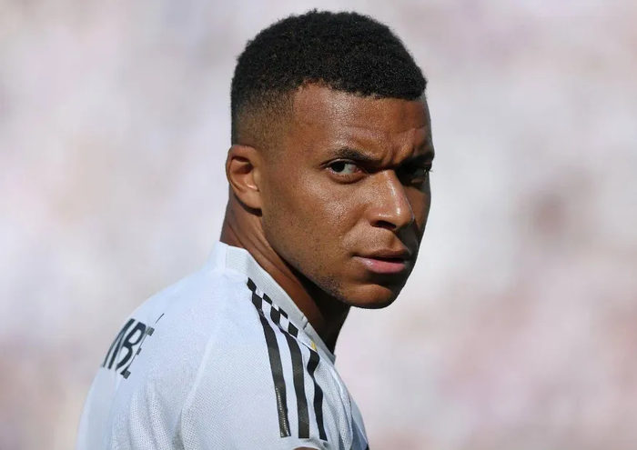 姆巴佩回应质疑：伤病真相曝光，皇马医疗团队