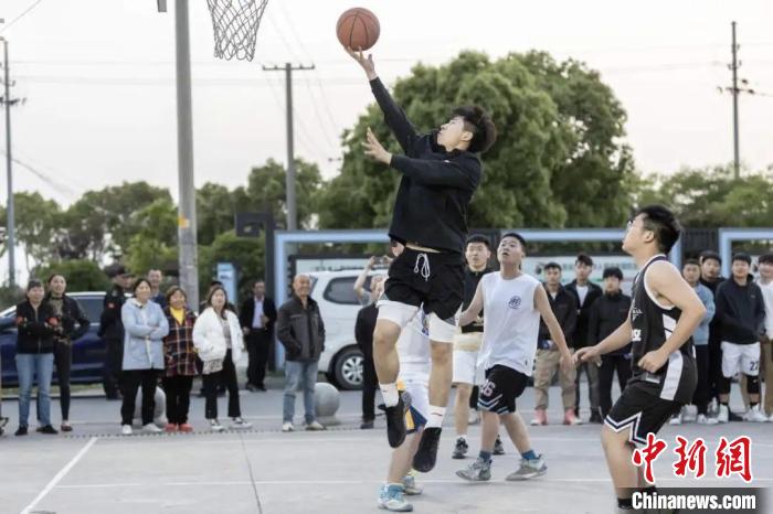 村BA篮球赛点燃乡村活力 推动振兴新篇章