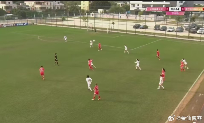 北京女足全锦赛半决赛告捷 陈巧珠特劳雷双响助