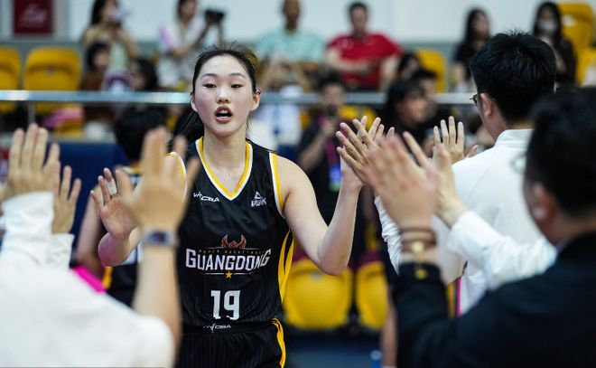 中国女篮集训遇冷仅6人报到首日仅1人训练