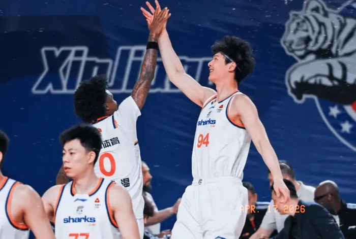 上海队21连胜创队史纪录 深圳15连胜领跑争四大战